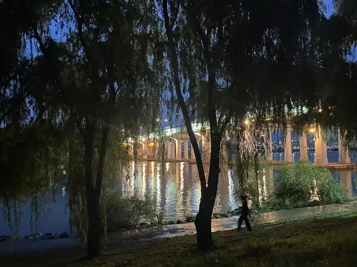 Han River at night, Seoul